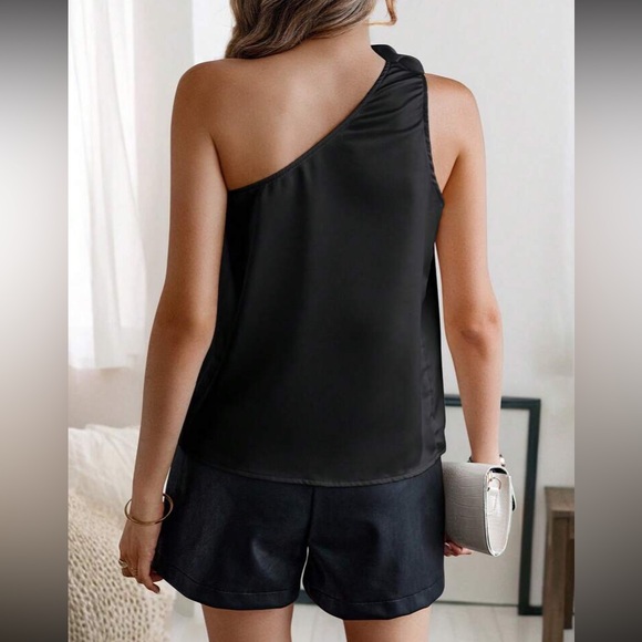 Elegant Navy Blue Floral - Picture 3 of 16